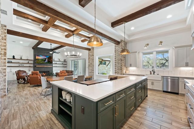 979 Belle Oaks, Bulverde, TX 78163