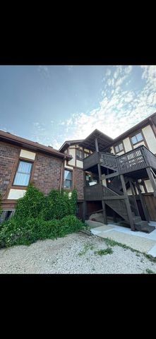 300 Lincoln Avenue 2, Fox River Grove, IL 60021
