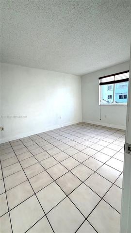 6207 SW 131st Ct 101, Miami, FL 33183