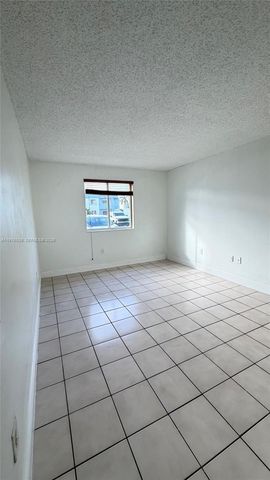 6207 SW 131st Ct 101, Miami, FL 33183