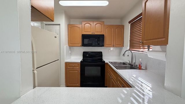 6207 SW 131st Ct 101, Miami, FL 33183