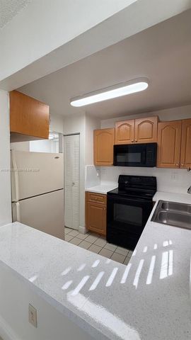 6207 SW 131st Ct 101, Miami, FL 33183