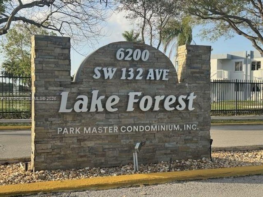 6207 SW 131st Ct 101, Miami, FL 33183