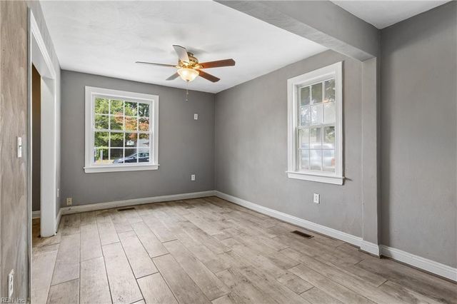 18 N Colin DR, Portsmouth, VA 23701