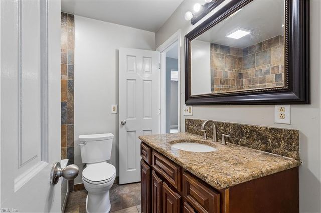 18 N Colin DR, Portsmouth, VA 23701