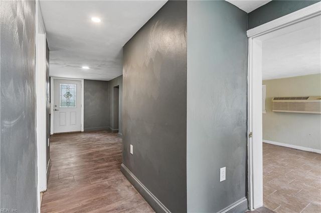 18 N Colin DR, Portsmouth, VA 23701