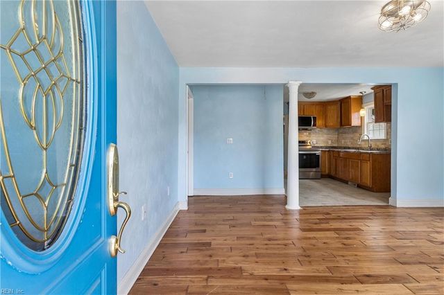 18 N Colin DR, Portsmouth, VA 23701