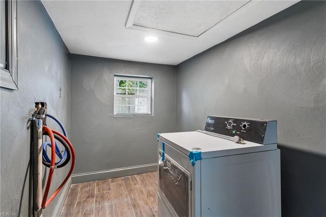 18 N Colin DR, Portsmouth, VA 23701