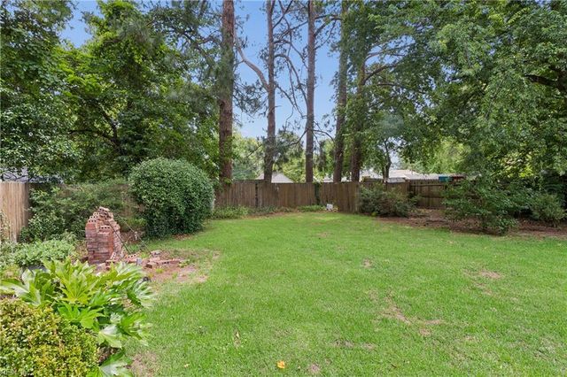 18 N Colin DR, Portsmouth, VA 23701