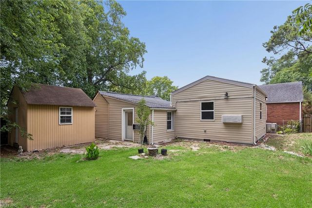 18 N Colin DR, Portsmouth, VA 23701