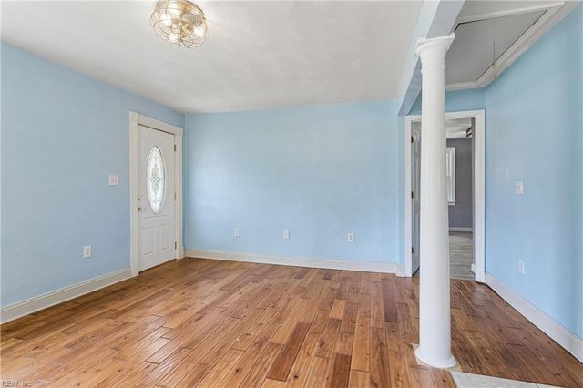 18 N Colin DR, Portsmouth, VA 23701