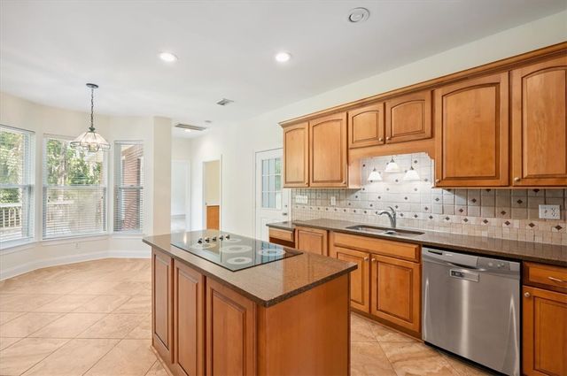 340 Oak Grove Island Drive, Brunswick, GA 31523