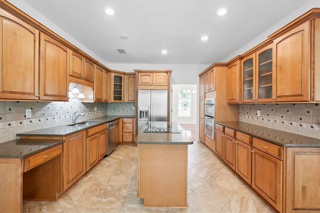 340 Oak Grove Island Drive, Brunswick, GA 31523