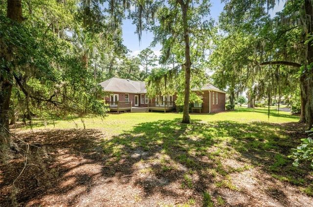 340 Oak Grove Island Drive, Brunswick, GA 31523