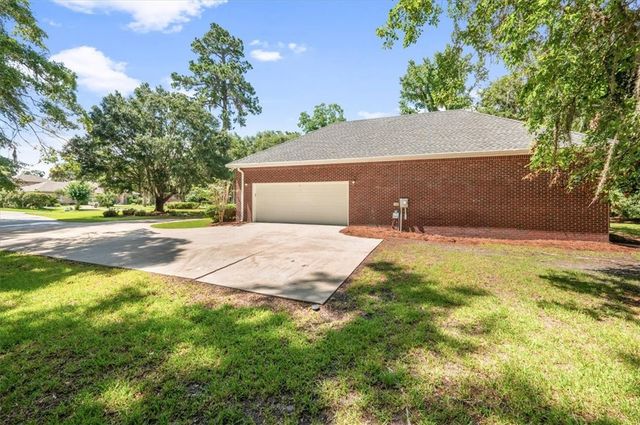340 Oak Grove Island Drive, Brunswick, GA 31523