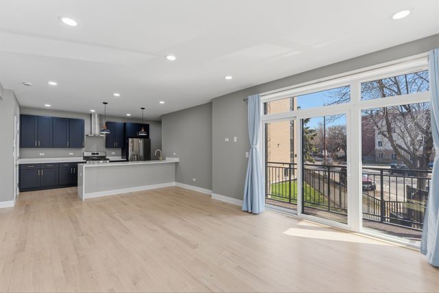 7428 N Rogers Avenue 1S, Chicago, IL 60626