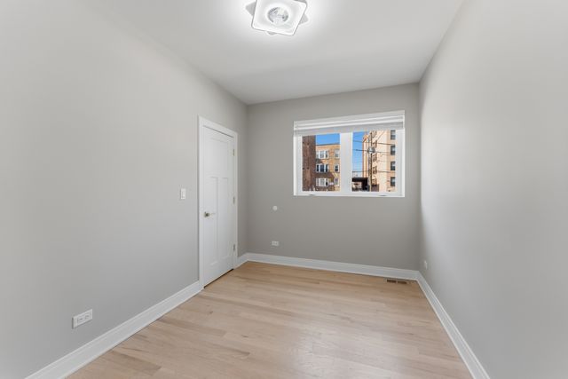 7428 N Rogers Avenue 1S, Chicago, IL 60626