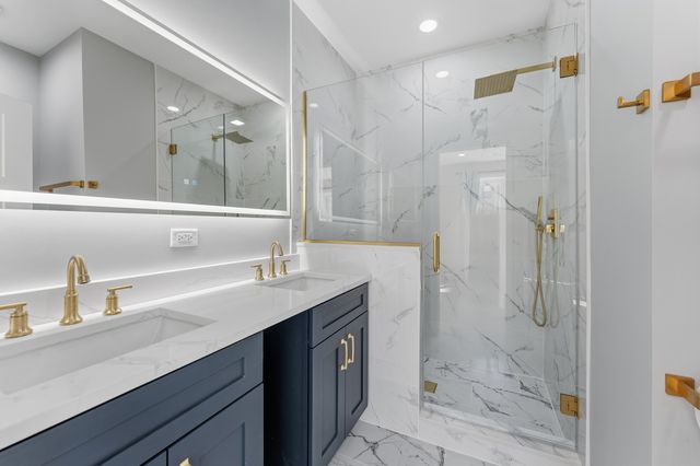 7428 N Rogers Avenue 1S, Chicago, IL 60626