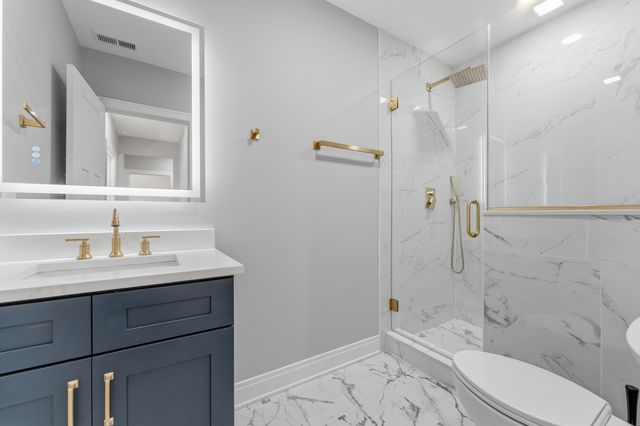 7428 N Rogers Avenue 1S, Chicago, IL 60626