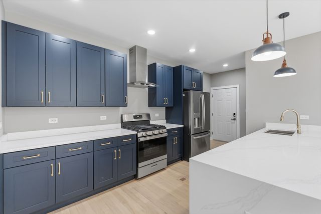 7428 N Rogers Avenue 1S, Chicago, IL 60626