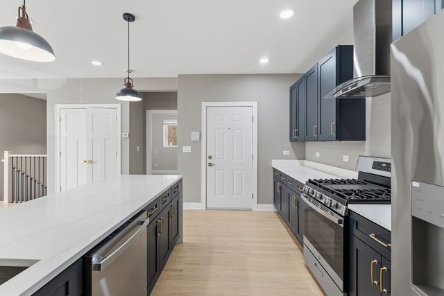 7428 N Rogers Avenue 1S, Chicago, IL 60626