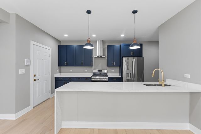 7428 N Rogers Avenue 1S, Chicago, IL 60626