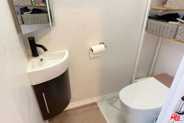 1245 N Orchard Drive, Burbank, CA 91506