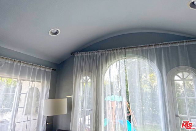 1245 N Orchard Drive, Burbank, CA 91506