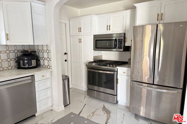 1245 N Orchard Drive, Burbank, CA 91506