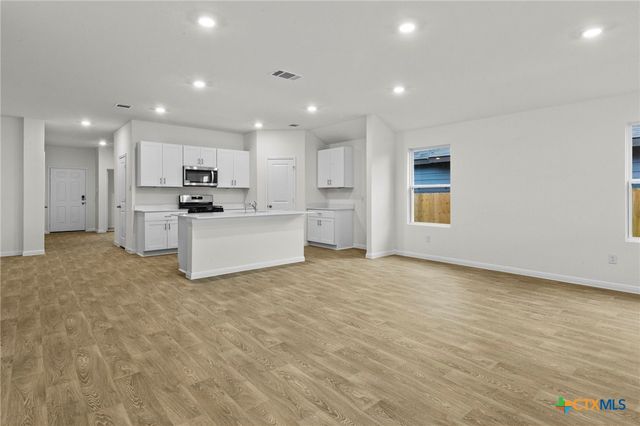 244 Flora Vista Street, San Marcos, TX 78666