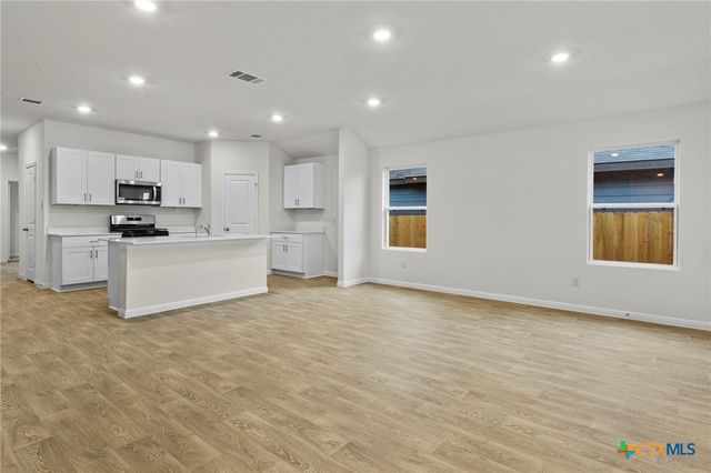 244 Flora Vista Street, San Marcos, TX 78666