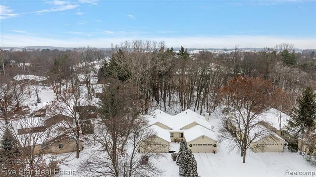 6586 Pontiac Lake Road 1, Waterford, MI 48327