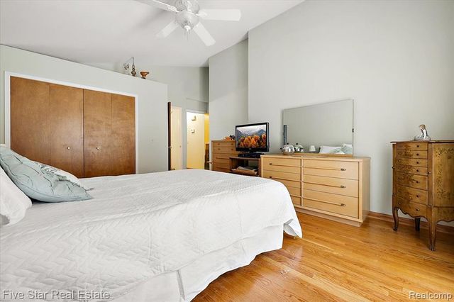 6586 Pontiac Lake Road 1, Waterford, MI 48327