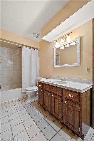 6586 Pontiac Lake Road 1, Waterford, MI 48327