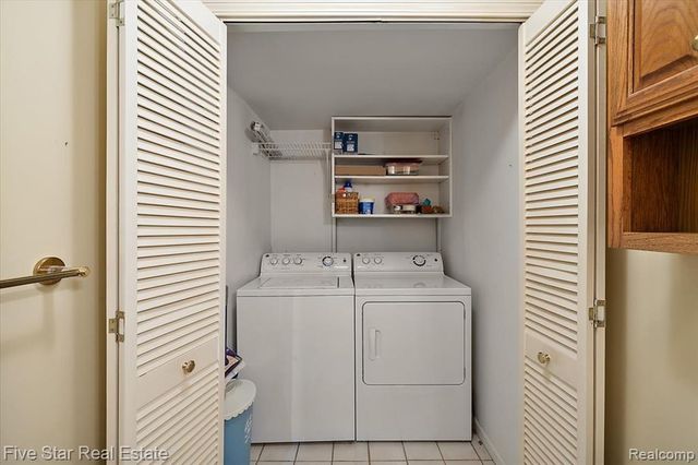 6586 Pontiac Lake Road 1, Waterford, MI 48327