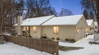 6586 Pontiac Lake Road 1, Waterford, MI 48327