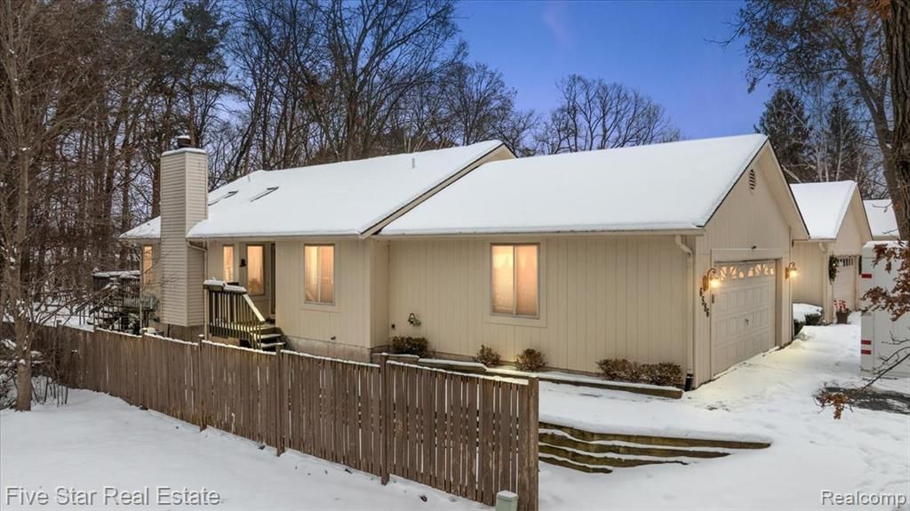 6586 Pontiac Lake Road 1, Waterford, MI 48327