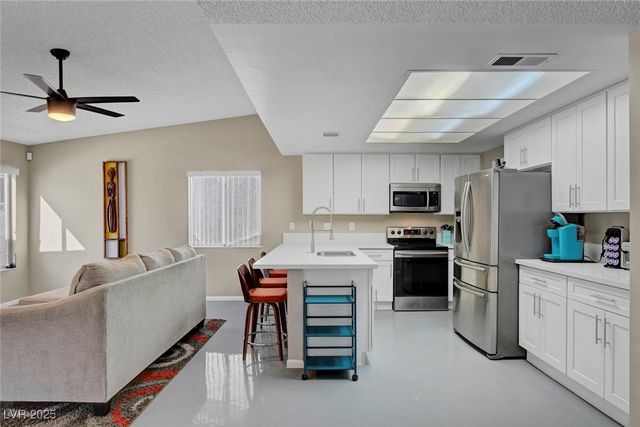 3215 Mountain Spring Road, Las Vegas, NV 89146