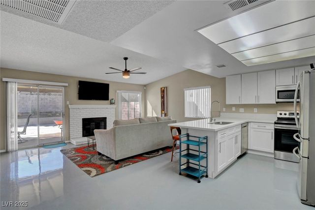 3215 Mountain Spring Road, Las Vegas, NV 89146