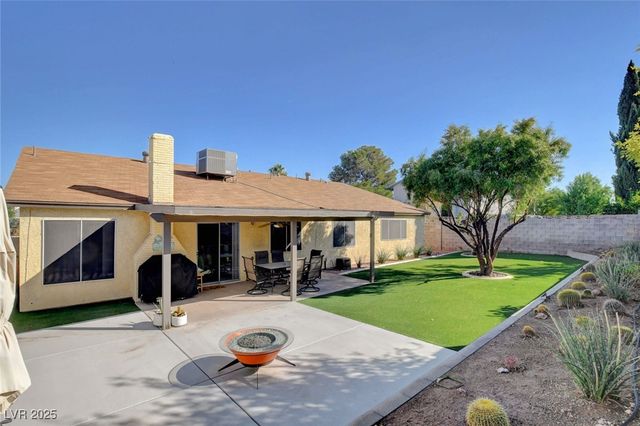 3215 Mountain Spring Road, Las Vegas, NV 89146