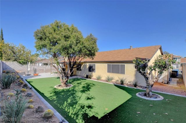 3215 Mountain Spring Road, Las Vegas, NV 89146