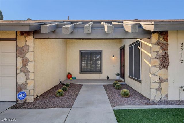 3215 Mountain Spring Road, Las Vegas, NV 89146