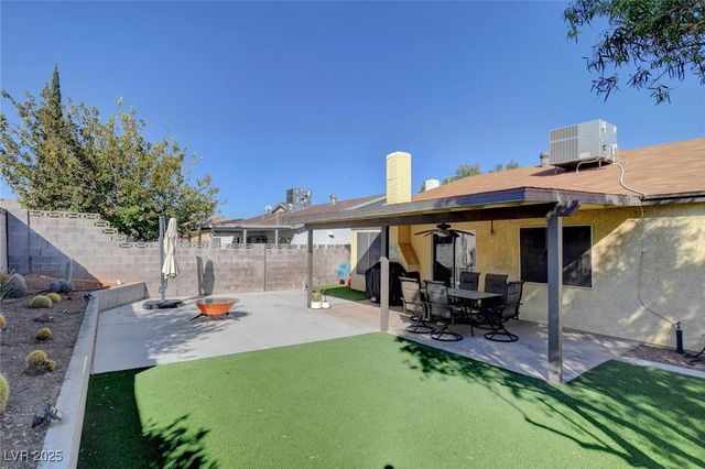 3215 Mountain Spring Road, Las Vegas, NV 89146