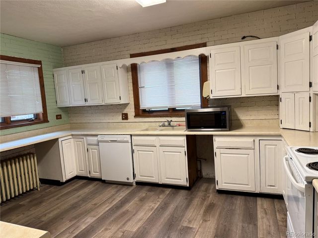 1777 Kipling Street, Lakewood, CO 80215