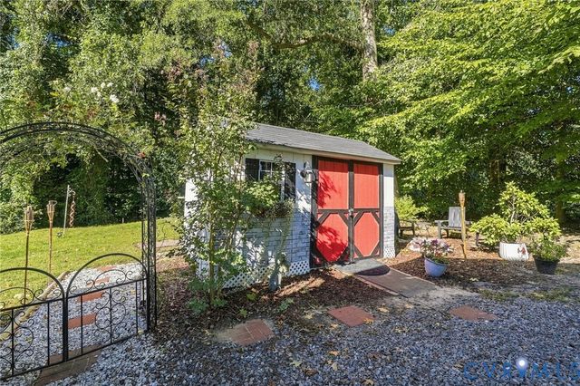 1725 Debbie Ln, Richmond, VA 23222