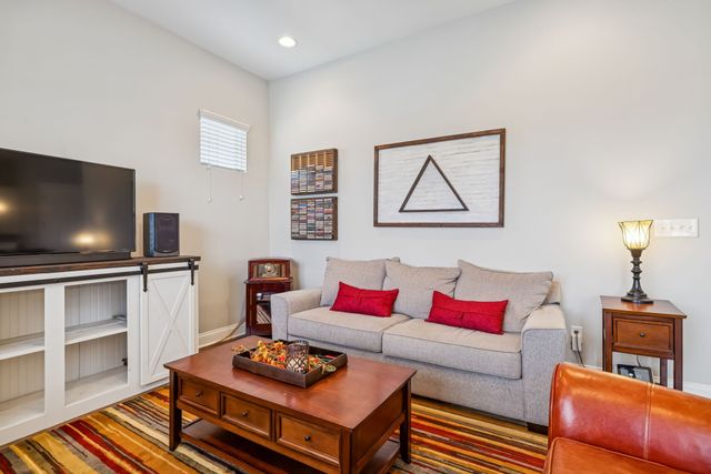 2001 Inland Dr, Franklin, TN 37064