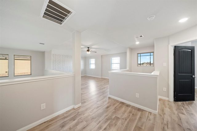 6161 White Oak Leaf Loop, Conroe, TX 77303