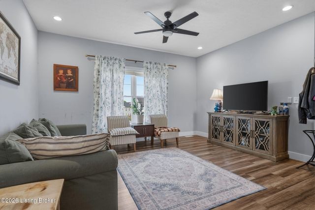 107 Seabiscuit Ct, Elizabethtown, KY 42701