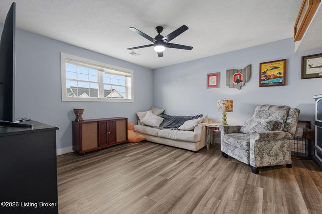 107 Seabiscuit Ct, Elizabethtown, KY 42701