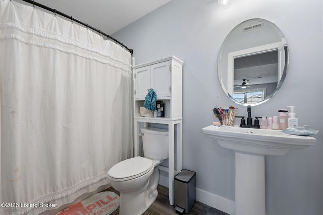 107 Seabiscuit Ct, Elizabethtown, KY 42701